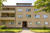 Außenansicht – gepflegtes Wohnhaus in ruhiger Lage - Seltenes 3-Zimmer-Raumwunder im EG - ruhig & grün, barrierearm in Berlin-Schmargendorf