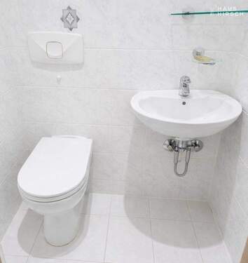 Gäste-WC – separat & hell - 