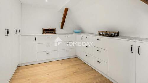 1. OG Ankleidezimmer 1 - 