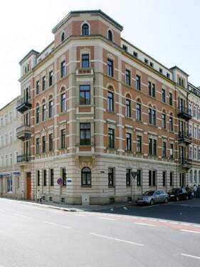01 Hausansicht.jpg - W2926 - 3RW ganz oben in zentraler Lage