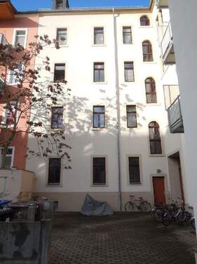 02 Hausansicht.jpg - 3 Zimmer Etagenwohnung zur Miete in Riesa