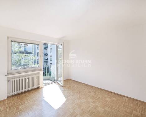 Schlafzimmer mit Balkonzugang - 