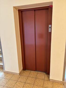 Fahrstuhl - 