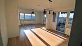Wohn-/Esszimmer - Provisionsfrei: Sonnige 4-Zimmerwohnung mit zwei Balkonen und Garage
