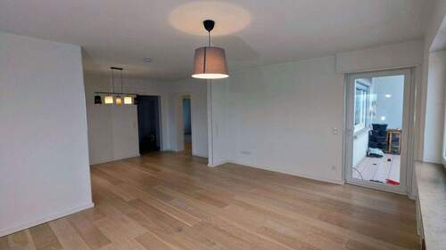 Wohn-/Esszimmer - 4 Zimmer Etagenwohnung zum Kaufen in Kornwestheim