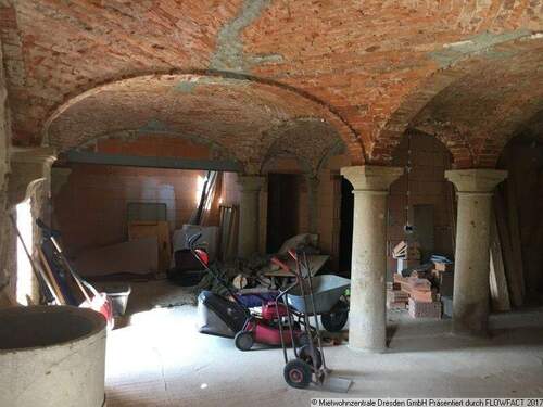 Gewölbe im EG - 1 Zimmer Mehrfamilienhaus, Wohnhaus zum Kaufen in Dresden