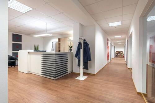 Eingangsbereich.jpg - 7 Zimmer Büro zum Kaufen in Augsburg