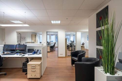 Empfang.jpg - 7 Zimmer Büro in Augsburg