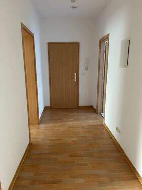 03 Flur.jpg - 4 Zimmer Etagenwohnung in Riesa
