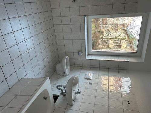 04 Bad.jpg - Etagenwohnung mit 96,80 m² in Riesa zur Miete