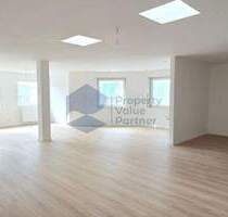 Exklusiv, offen, lichtdurchflutet: Großzügige 2-Zimmer-Wohnung mit Oberlichtern - Barsinghausen