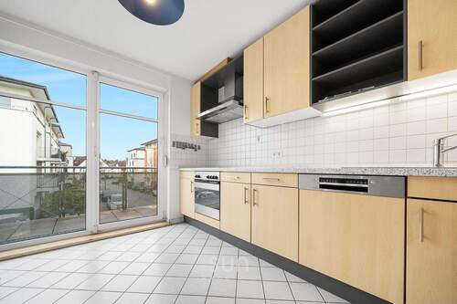 STILVOLLE KÜCHE - Etagenwohnung mit 86,00 m&sup2; in Sulzbach (Taunus) zum Kaufen