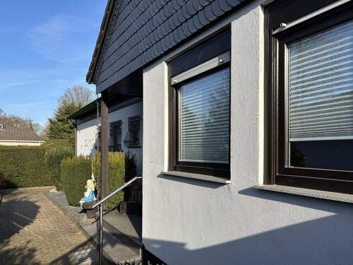 Hauseingang - 4 Zimmer Einfamilienhaus zum Kaufen in Grefrath