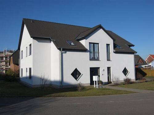 Hausansicht - 2-Raum Wohnung in ruhiger Lage -261-