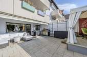 Terrasse mit Outdoor-Küche - 