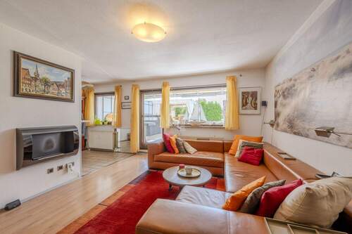 Wohnbereich - 3 Zimmer Etagenwohnung zum Kaufen in Esslingen am Neckar / Pliensauvorstadt