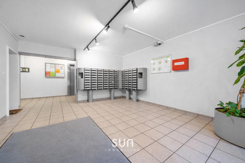 GEPFLEGTER HAUSEINGANG - 