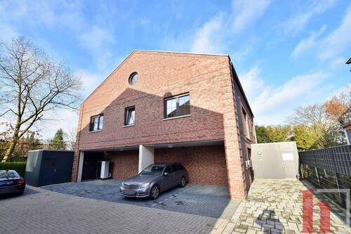 Hausansicht - Etagenwohnung mit 87,00 m² in Lohne zur Miete