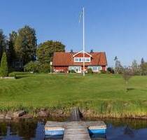 Halten Sie Hof - am See auf 15 ha mit Pferden und Bootshaus - Storfors