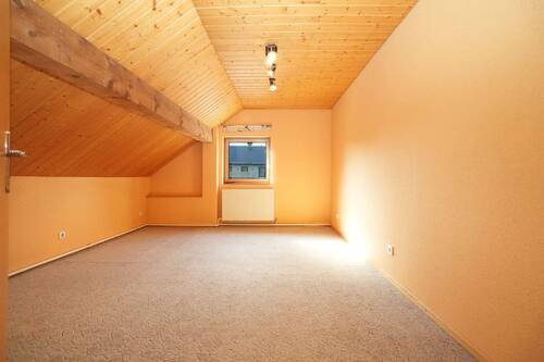 OG: Schlafzimmer 2 - 