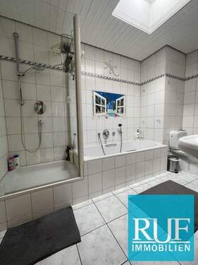 mit Dusche & Wanne - 