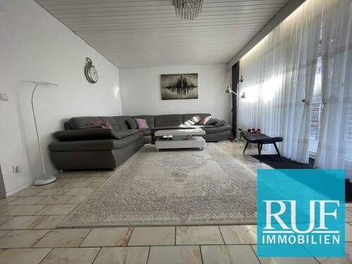 hell und großzügig - 4 Zimmer Reihenmittelhaus zum Kaufen in Pforzheim