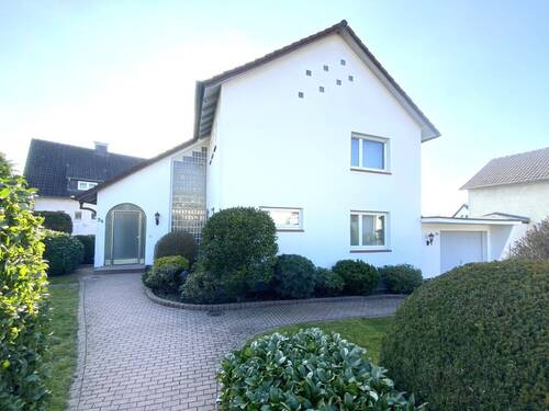 Straßenansicht - 5 Zimmer Einfamilienhaus zum Kaufen in Wetzlar