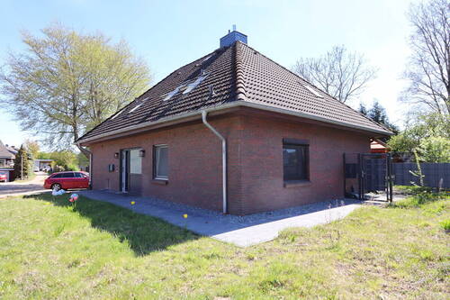 Seitenansicht - Einfamilienhaus mit 179,00 m&sup2; in Schmalfeld zum Kaufen