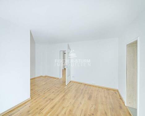 Durchgang zum rückwärtigen Büro - 