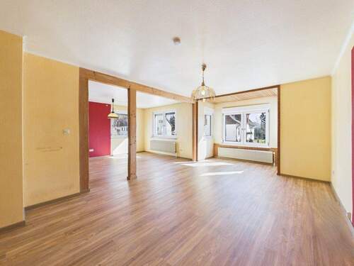 Wohnzimmer - 9 Zimmer Einfamilienhaus zum Kaufen in Rottweil / Neukirch