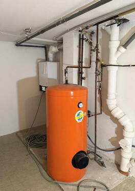 Heiztherme und Kessel - 