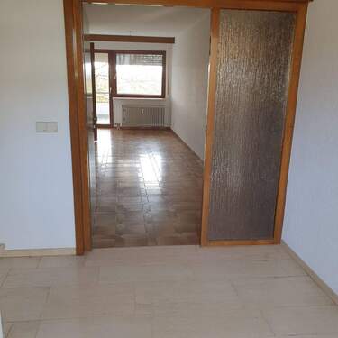 Flur Hauseingang - 7 Zimmer Einfamilienhaus zum Kaufen in Kieselbronn