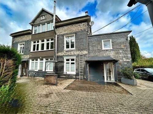 Außenansicht Hofseite - Märchenhaftes Mehrfamilienhaus im bergischen Stil!