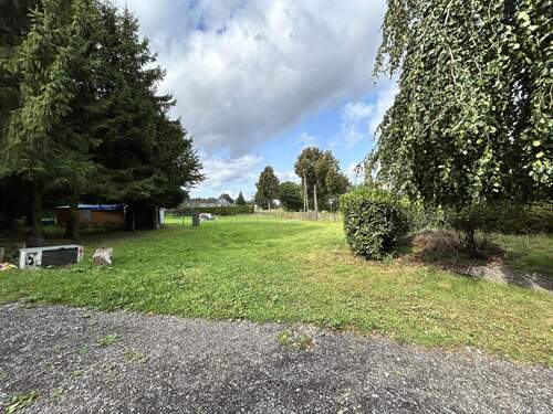 Großes Grundstück - 