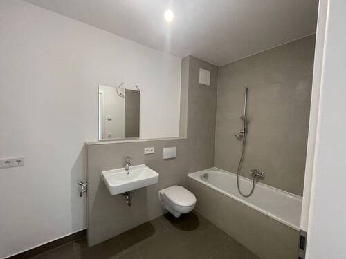 Modernes Badezimmer - 3 Zimmer Etagenwohnung in Bamberg