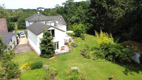 Gebäuderückseite, Poolhaus - 