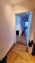 Diele mit Blick in die Wohnung - 
