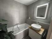 Erstes Bad mit Whirl-Wanne - 4 Zimmer Etagenwohnung in Sindelfingen