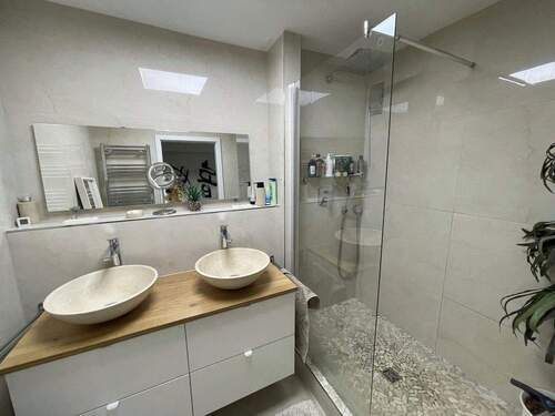 Zweites Bad mit Walk-In Dusche - Etagenwohnung mit 108,50 m&sup2; in Sindelfingen zum Kaufen