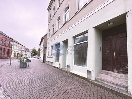 Gebäude Außenansicht - Gewerbeobjekt (Büro, Produktion, Verkauf) in Calbe (Saale) zum Kaufen