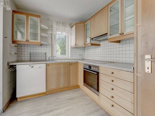 Voll ausgestattete Einbauküche - 