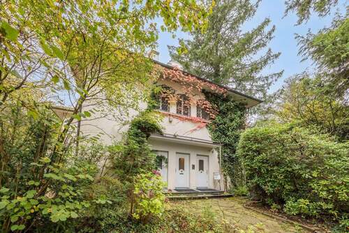 Frontansicht - Historisches Zweifamilienhaus am Boltenberg