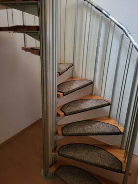Wendeltreppe zum DG - 