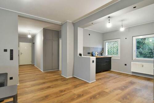 Offene Wohnküche - Kommen - Sehen - Einziehen! Top renovierte ETW mit Südbalkon, Garage und Stellplatz