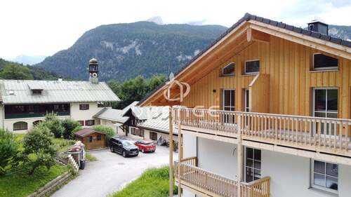 Haus Süd Seitenansicht - *** KfW 40 QNG - Individuelle Eigentumswohnung der Luxusklasse am Königssee ***