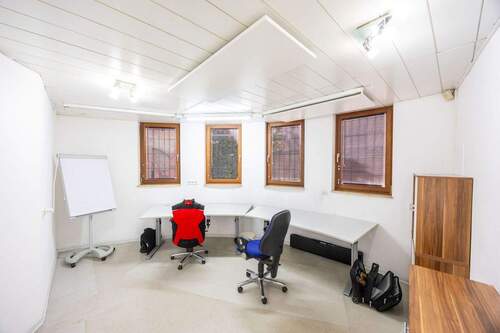 Büro EG - 1 Zimmer Mehrfamilienhaus, Wohnhaus zum Kaufen in Lauffen am Neckar