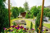 ... mit Blick in den Garten - 