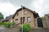 ... in ruhiger Lage - 4 Zimmer Einfamilienhaus zum Kaufen in Alpen