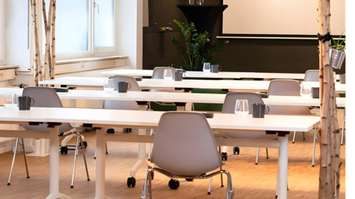 Schreibtischplätze 2 - Moderne Schreibtischplätze in Nürnberg - flexibel, 247, möbliert