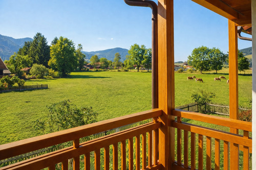 Ländliche Idylle vom Balkon - 3 Zimmer Etagenwohnung in Oberammergau
